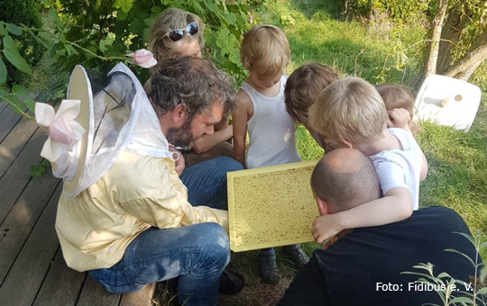 Mit Kindern im Bienengarten